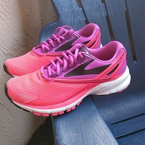 Brooks launch 4 running shoes